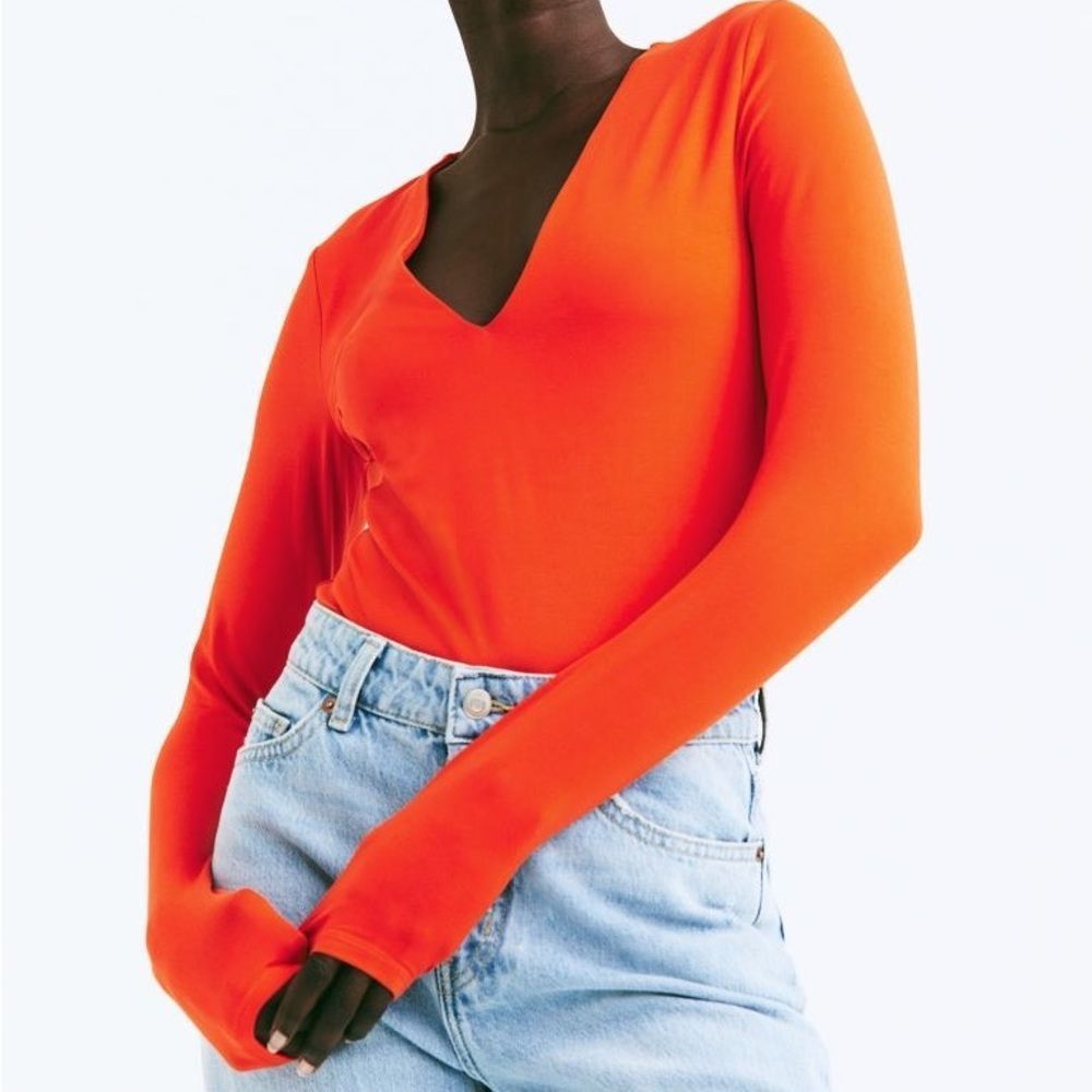 H&M V NECK BODYSUIT - nwt. SOLD OUT ONLINE